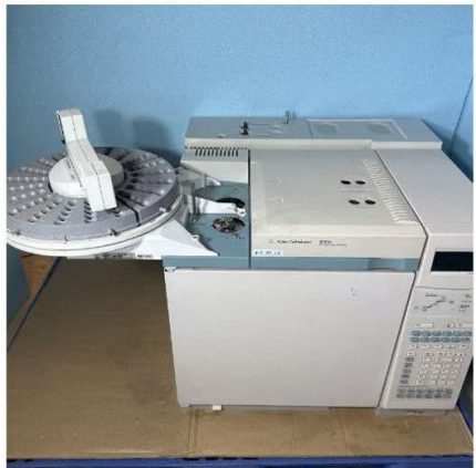 Agilent 6890N with FID and 7683 autosampler and auto injector از تجهیز دانش پترو ازماموجود میباشد .