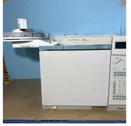 Agilent 6890N with FID and 7683 autosampler and auto injector از تجهیز دانش پترو ازماموجود میباشد .